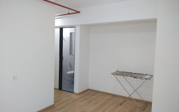 Shop For Sale in Thane West