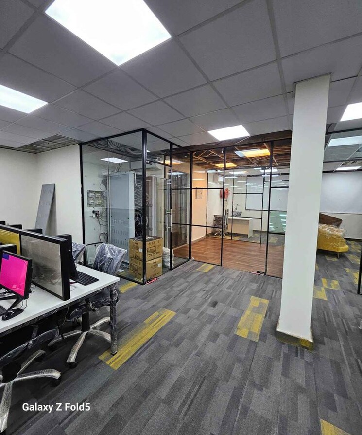 Gym, new palasia Commercial Office Space 1800 Sq.Ft. In New Palasia Indore 8932087