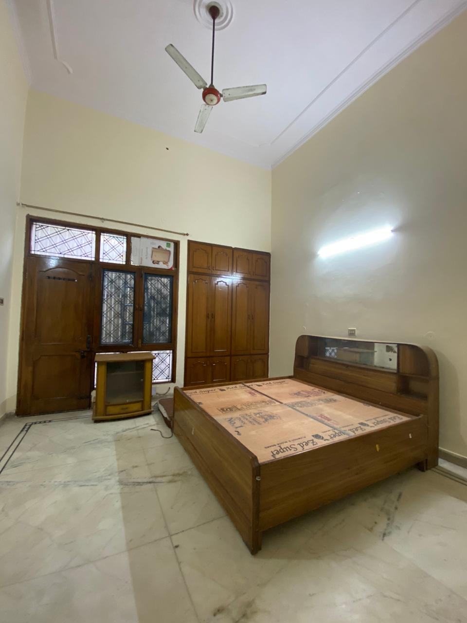 6 BHK + Study Room Independent House For Rent in Sector 44