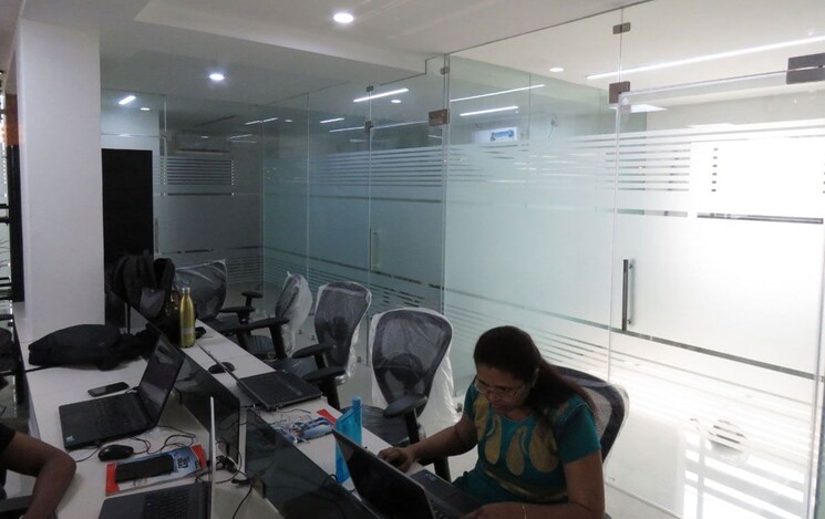 Team Area, new palasia Commercial Office Space 2000 Sq.Ft. In New Palasia Indore 8932137