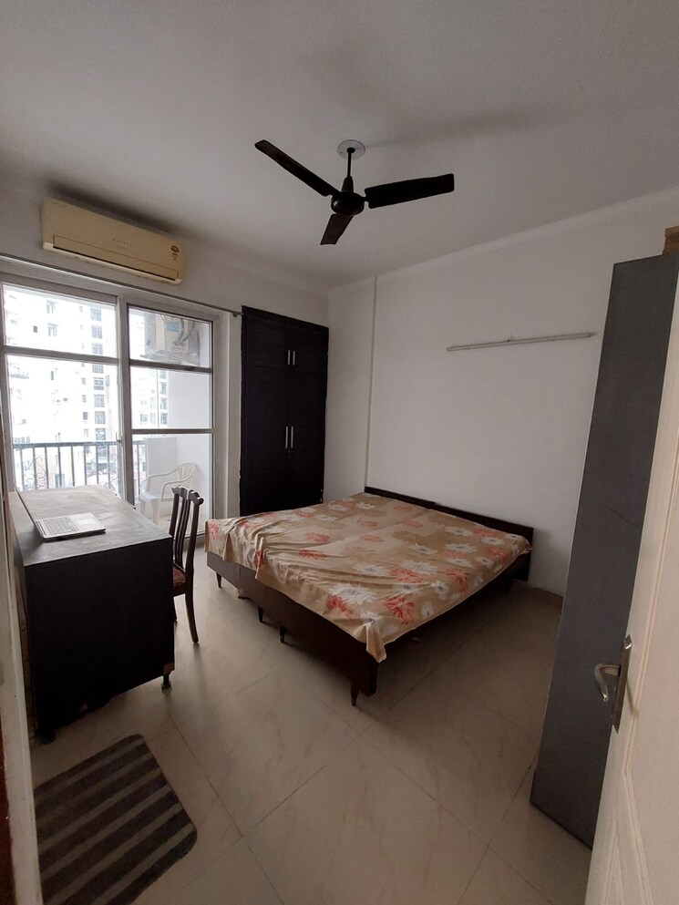 Bedroom, sector 12 3 Bedroom 200 Sq.Yd. Independent House In Sector 12 Noida 8932180