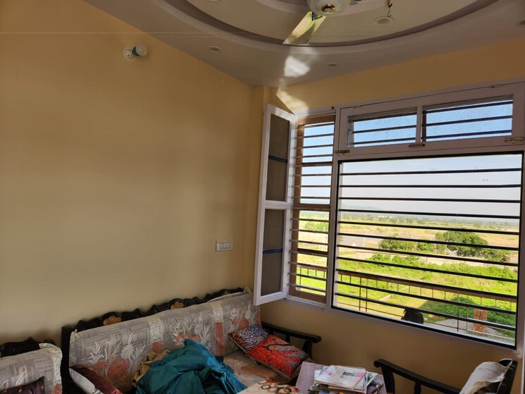 Bedroom, sector 12 3 Bedroom 200 Sq.Yd. Independent House In Sector 12 Noida 8932180