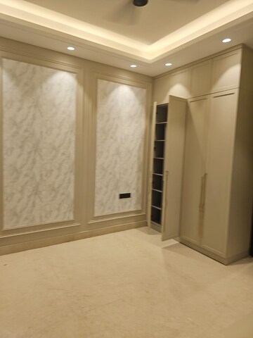 Building Lobby in 4 BHK Builder Floor at Surajmal Vihar – for Sale