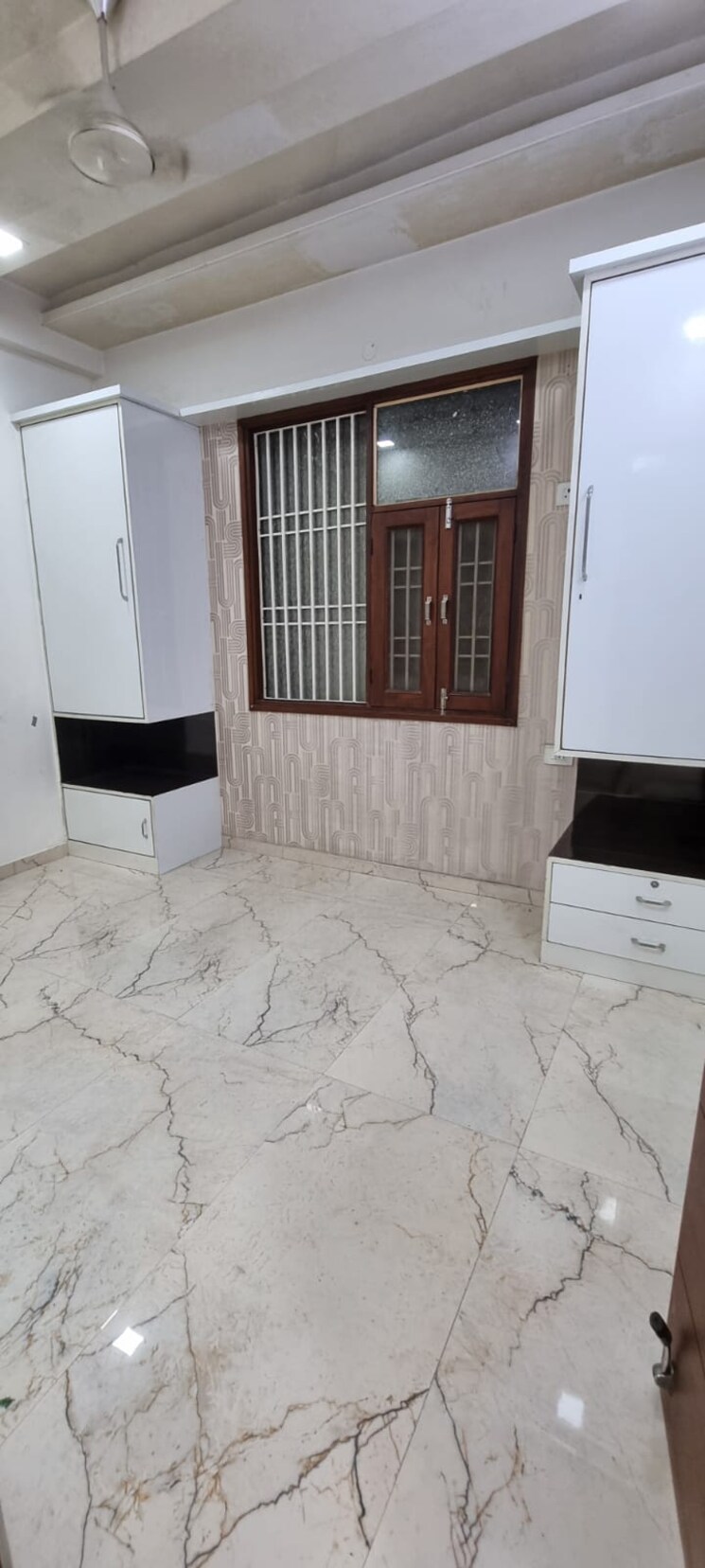 Room, smart-lane 3 Bedroom 1600 Sq.Ft. Builder Floor In Niti Khand Ghaziabad 8932195