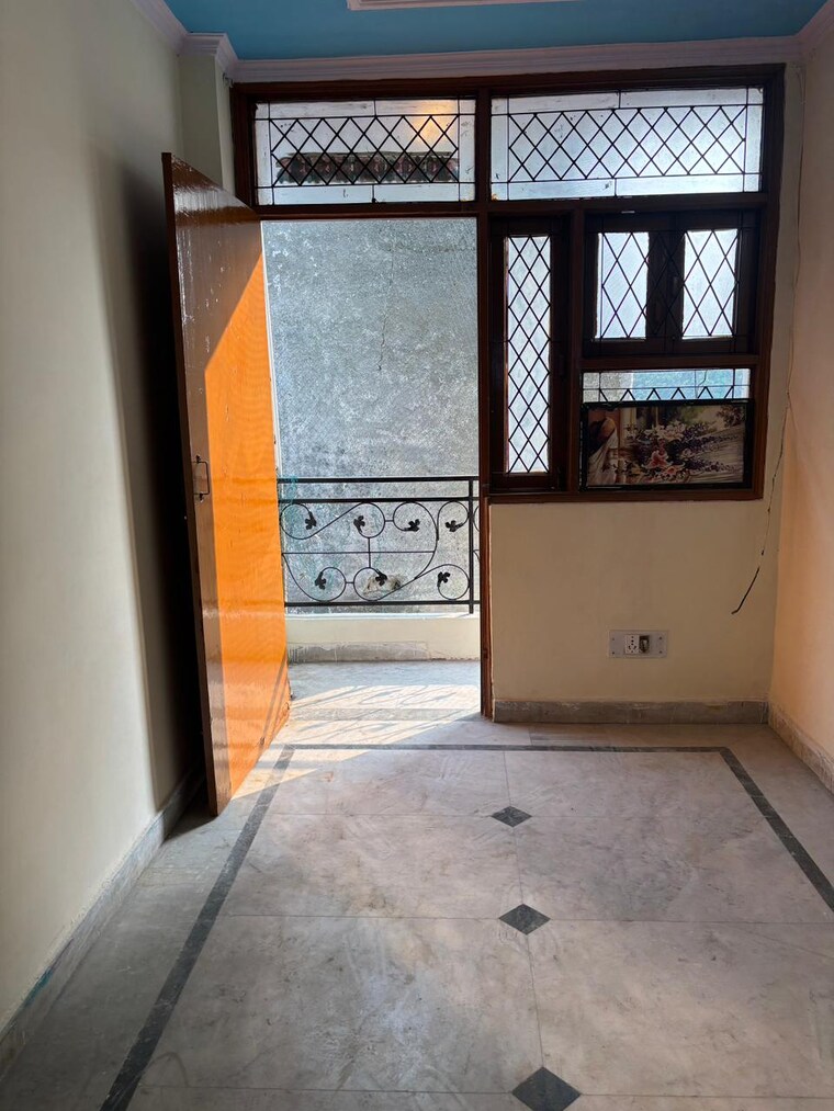 Room, jawahar park 1.5 Bedroom 500 Sq.Ft. Builder Floor In Jawahar Park Delhi 8932220