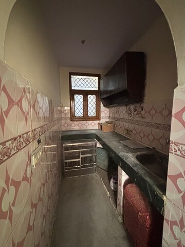 Kitchen in 1.5 BHK Builder Floor at Jawahar Park – for Sale
