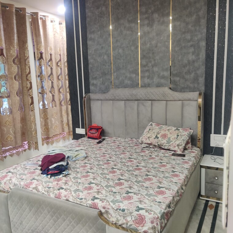 Bedroom, sector 72 5 Bedroom 300 Sq.Mt. Independent House In Sector 72 Noida 8932218