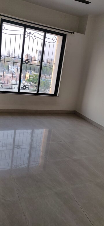 Room in 2 BHK Apartment at Brahma Suncity, Wadgaon Sheri – for Rent