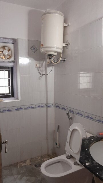 Bathroom in 3 BHK Builder Floor at Unitech South City II, Sector 50 – for Rent