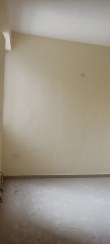 Room in 3 BHK Apartment at Conscient Habitat Residences, Sector 78 – for Sale