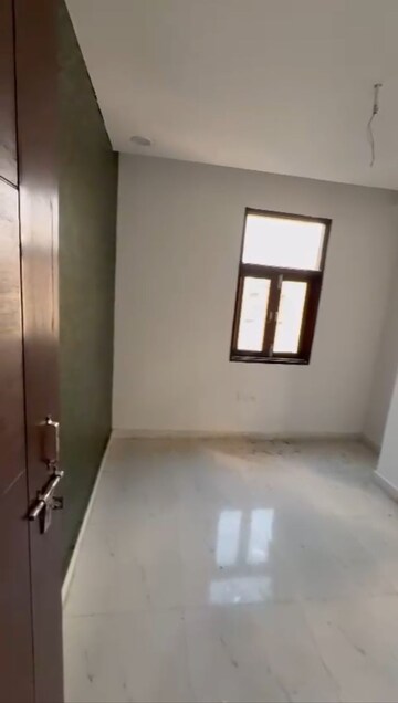 Room in 3 BHK Builder Floor at Jawahar Park – for Sale