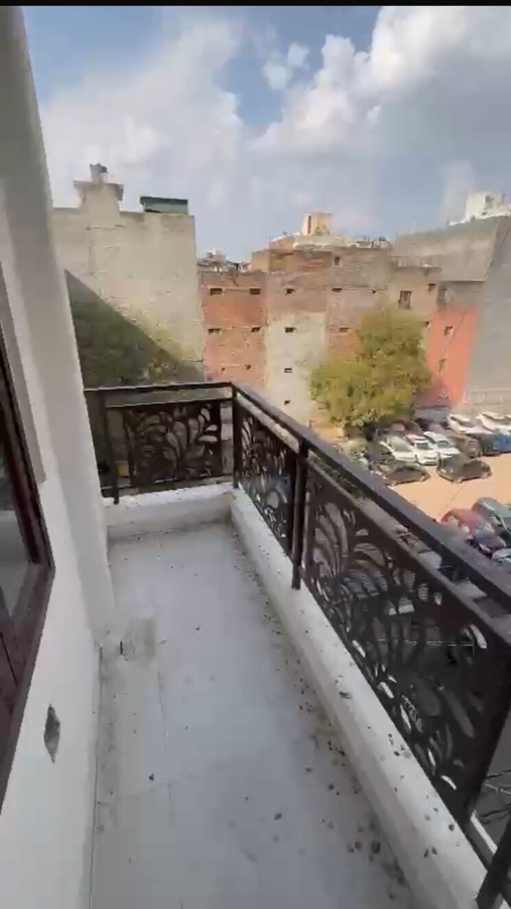 Balcony, jawahar park 3 Bedroom 950 Sq.Ft. Builder Floor In Jawahar Park Delhi 8932331