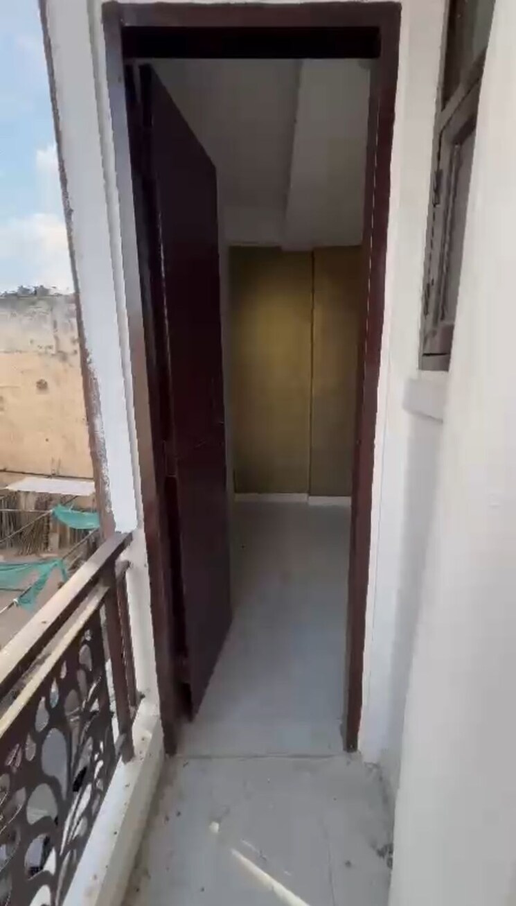 Balcony, jawahar park 3 Bedroom 950 Sq.Ft. Builder Floor In Jawahar Park Delhi 8932331