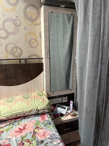 Bedroom in 2 BHK Builder Floor at Sector 52 – for Rent
