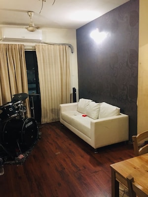Bedroom in 2 BHK Apartment at Evershine Embassy, Andheri West – for Sale