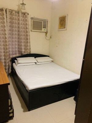 Master Bedroom in 2 BHK Apartment at Evershine Embassy, Andheri West – for Sale