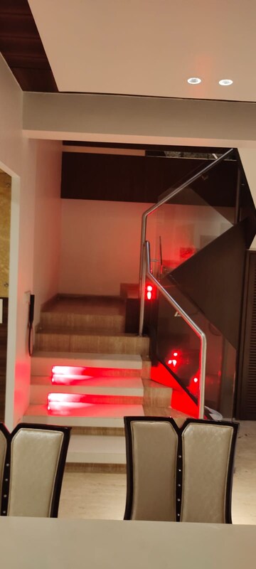 Furnished Amenities in 4 BHK Apartment at Vashi Sector 7 – for Sale