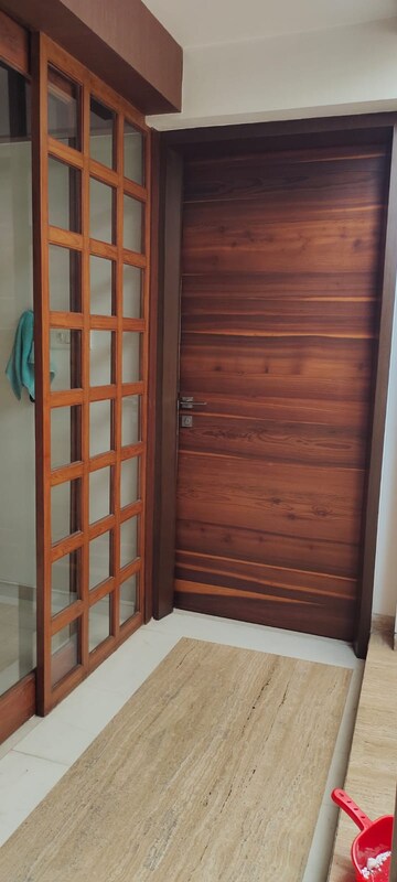 Room in 4 BHK Apartment at Vashi Sector 7 – for Sale
