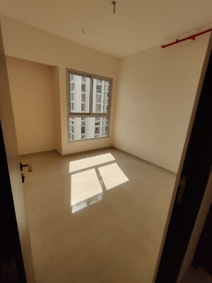 Room in 2 BHK Apartment at Piramal Vaikunth, Balkum Pada – for Sale