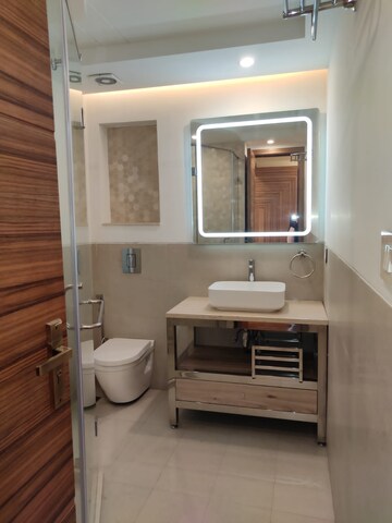 Kitchen in 4 BHK Builder Floor at Dlf Phase iv – for Rent