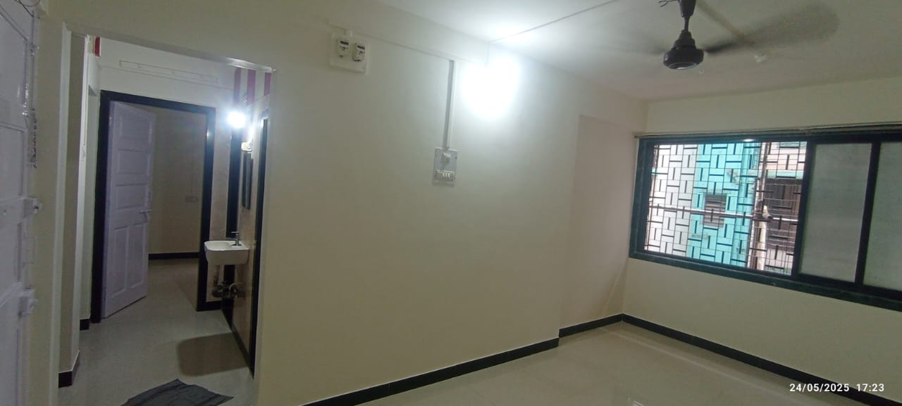 1 BHK Apartment For Sale in Lbs Road