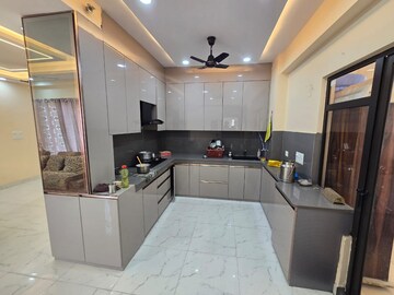 Master Bedroom in 3.5 BHK Apartment at The Golden Gate, Mahurali – for Sale