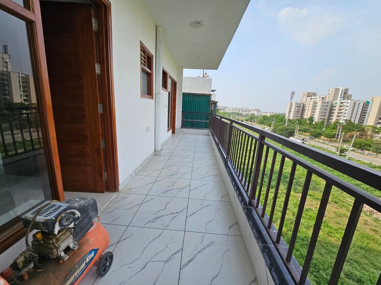 Balcony, parklands 4 Bedroom 350 Sq.Ft. Builder Floor In Sector 85 Faridabad 8932413