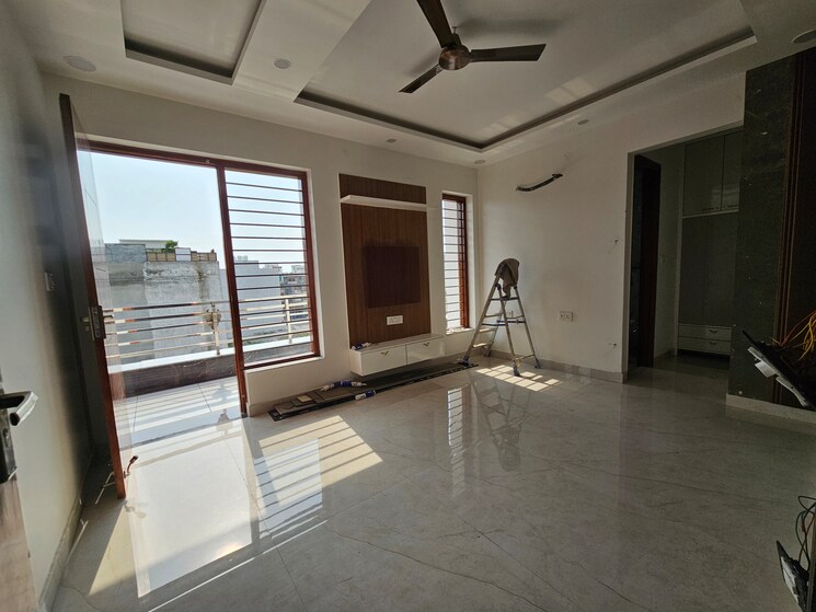 Room, parklands 4 Bedroom 350 Sq.Ft. Builder Floor In Sector 85 Faridabad 8932439