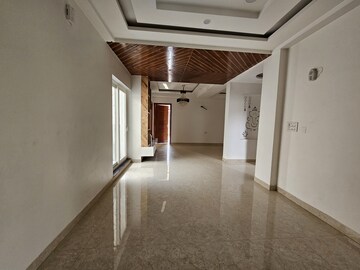 Building Lobby in 4 BHK Builder Floor at Parklands, Sector 85 – for Sale