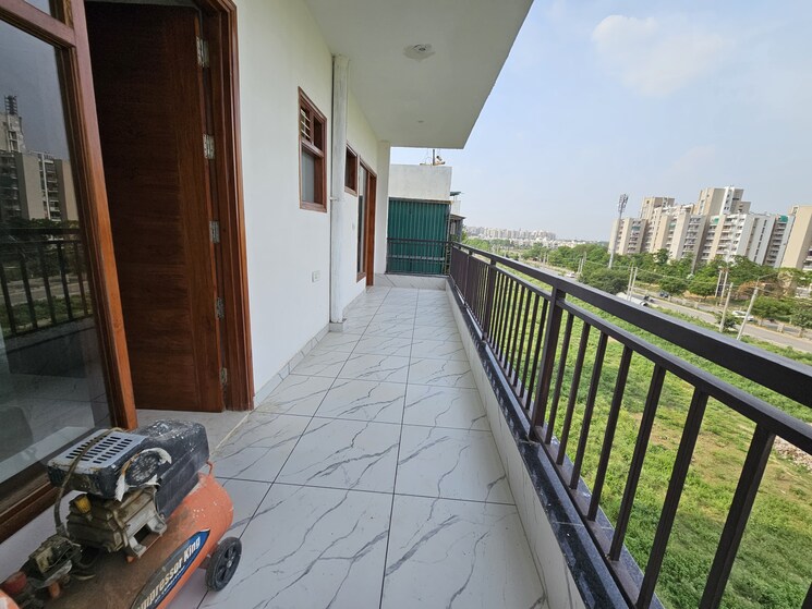Balcony, parklands 4 Bedroom 350 Sq.Yd. Builder Floor In Sector 85 Faridabad 8932475
