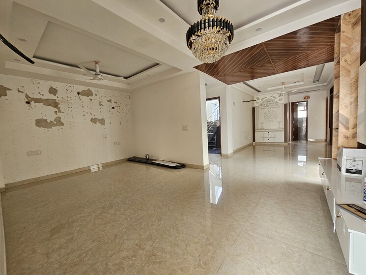Room, parklands 4 Bedroom 350 Sq.Yd. Builder Floor In Sector 85 Faridabad 8932475