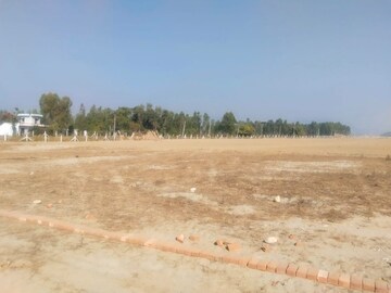  Plot For Sale in Lake Town