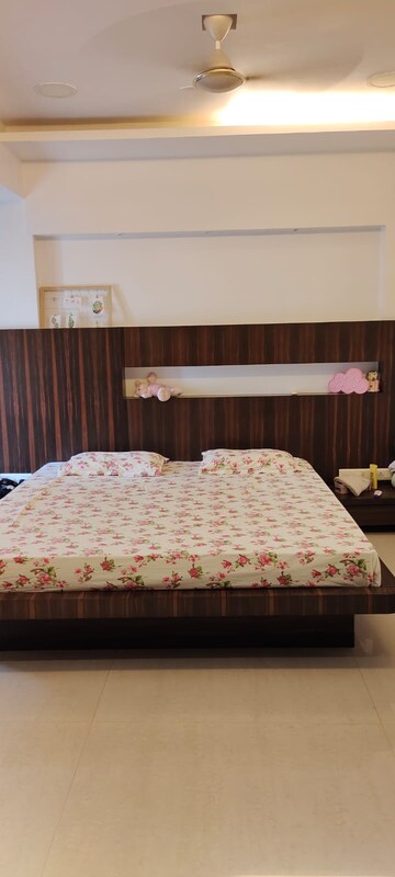 Bedroom in 4 BHK Villa at Vashi Sector 7 – for Sale
