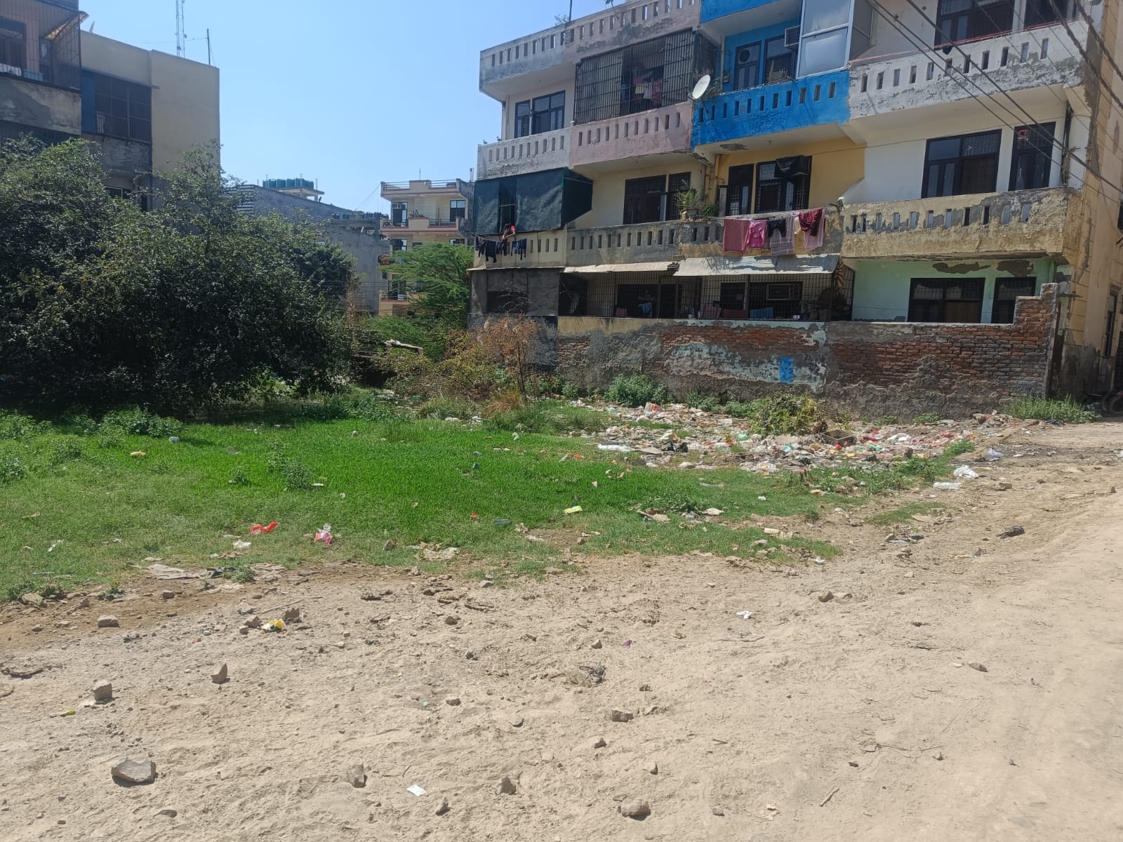 Plot For Sale in Dlf Ankur Vihar 