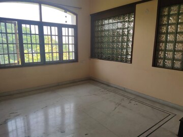 Room in 3 BHK Apartment at Sowbhagya Sadan, Banjara Hills – for Rent