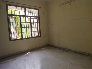 Room in 3 BHK Apartment at Sowbhagya Sadan, Banjara Hills – for Rent