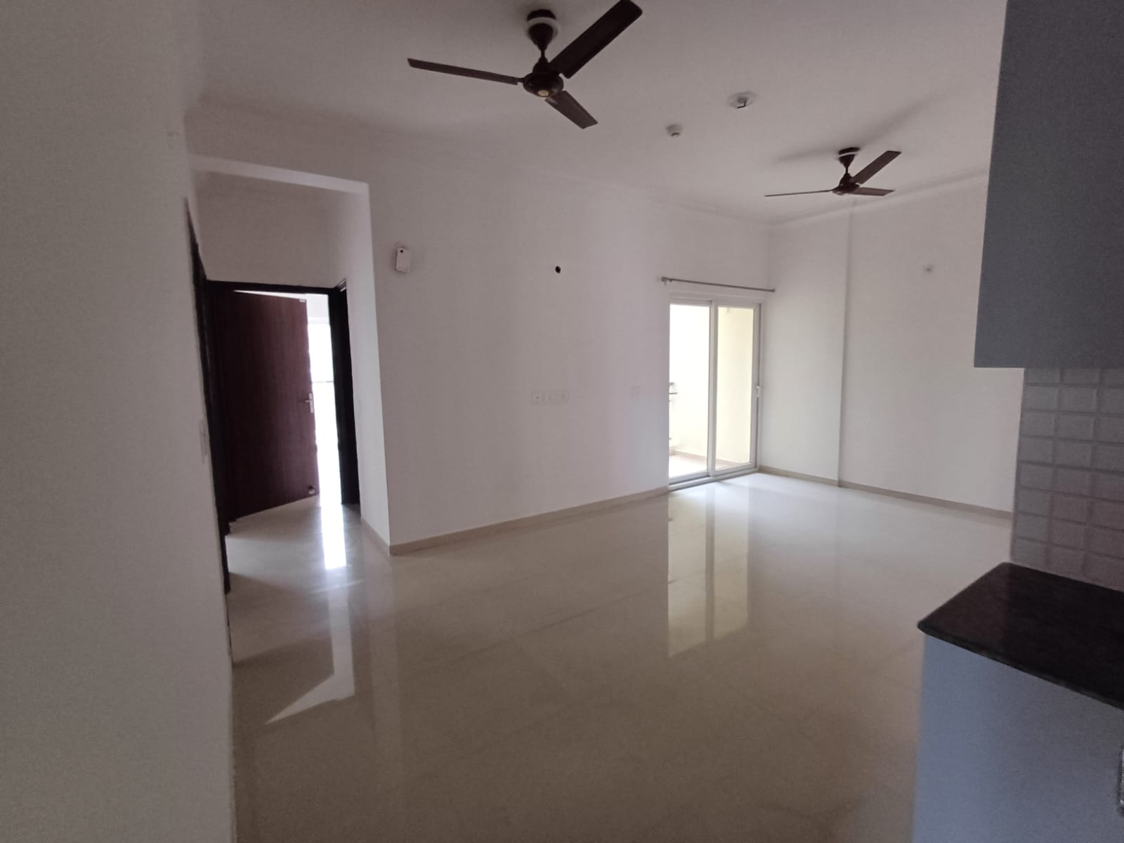 3 BHK + Extra Room Apartment For Rent in Amrapali Crystal Homes