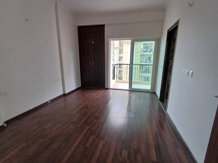 Room, amrapali-crystal-homes 3 Bedroom 1700 Sq.Ft. Apartment In Sector 76 Noida 8932514
