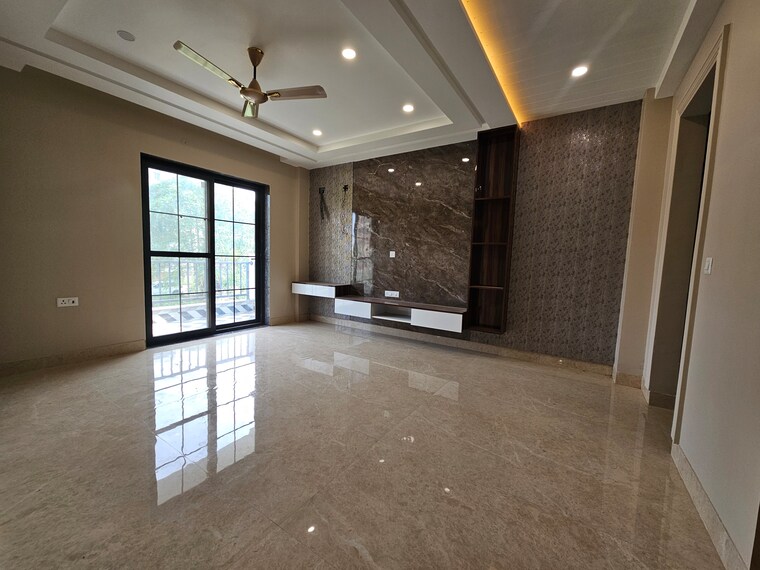 Room, parklands 4 Bedroom 350 Sq.Ft. Builder Floor In Sector 85 Faridabad 8932543