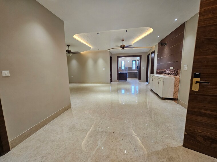 Room, parklands 4 Bedroom 350 Sq.Ft. Builder Floor In Sector 85 Faridabad 8932543