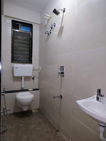 Bathroom in 1 BHK Apartment at Soundlines Florence Tower, Lower Parel – for Rent