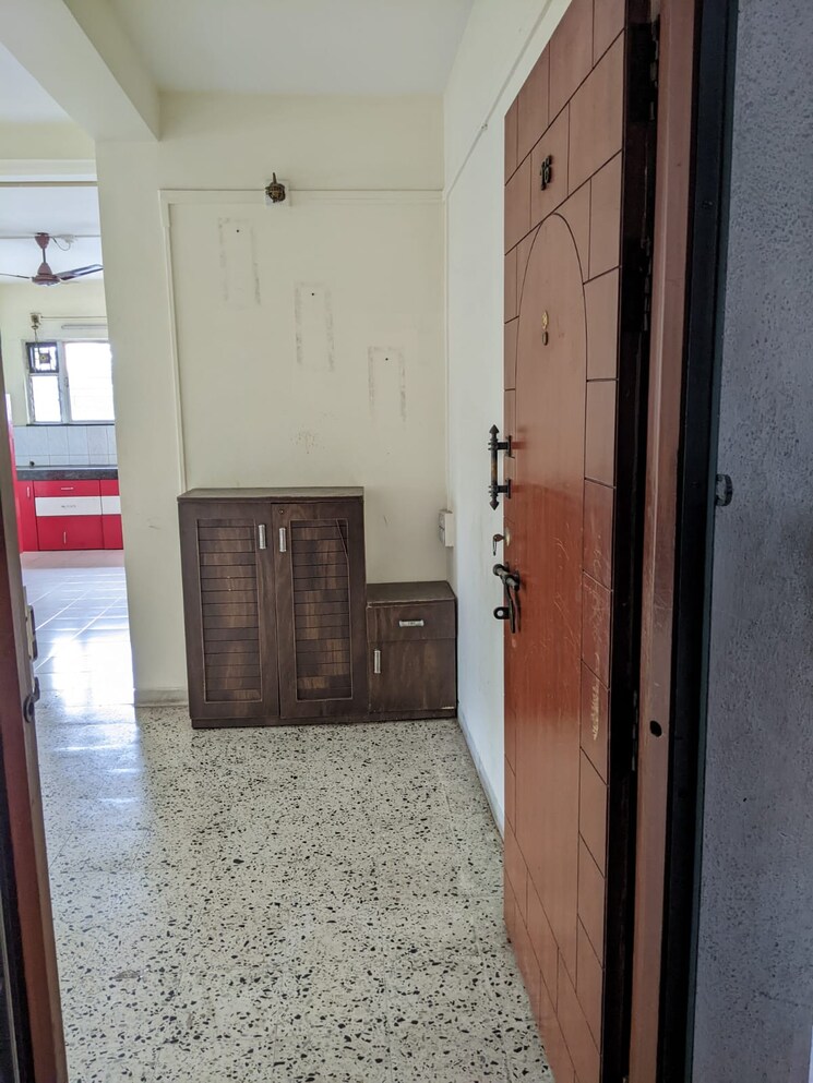 Living Room, abhishekh-apartment-happy-colony 2 Bedroom 874 Sq.Ft. Apartment In Kothrud Pune 8932540