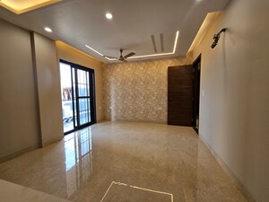 Room in 4 BHK Builder Floor at Parklands, Sector 85 – for Sale