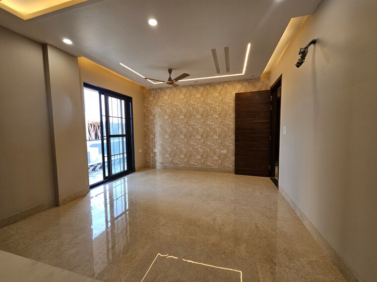 Room, parklands 4 Bedroom 350 Sq.Ft. Builder Floor In Sector 85 Faridabad 8932569