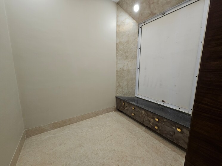 Room, parklands 4 Bedroom 350 Sq.Ft. Builder Floor In Sector 85 Faridabad 8932569