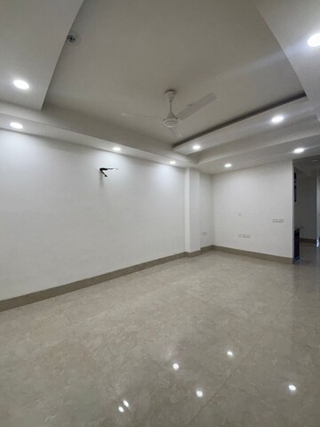 Room in 3 BHK Apartment at Palm Residency Chhatarpur, Chattarpur – for Rent
