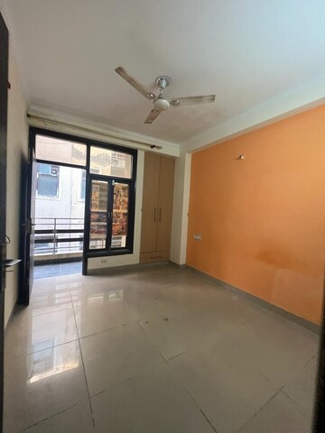 Room in 3 BHK Apartment at Palm Residency Chhatarpur, Chattarpur – for Rent