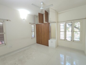 Room in 2 BHK Builder Floor at Hsr Layout Sector 3 – for Rent