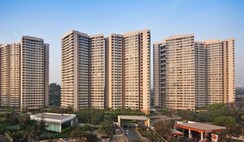3 BHK + Pooja Room Apartment For Sale in Oberoi Realty Splendor