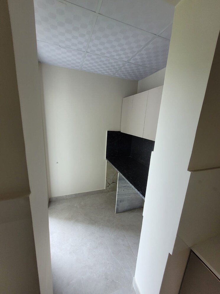 Room, sector 85 3 Bedroom 250 Sq.Yd. Builder Floor In Sector 85 Faridabad 8932731